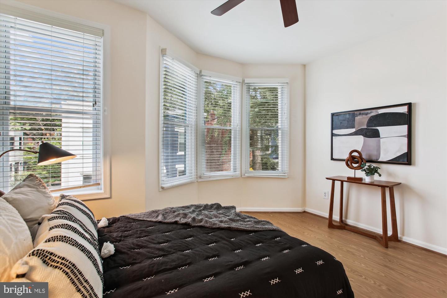 642 14TH PL NE, WASHINGTON, District Of Columbia 20002, 2 Bedrooms Bedrooms, ,1 BathroomBathrooms,Residential,For sale,642 14TH PL NE,DCDC2210168 MLS # DCDC2210168