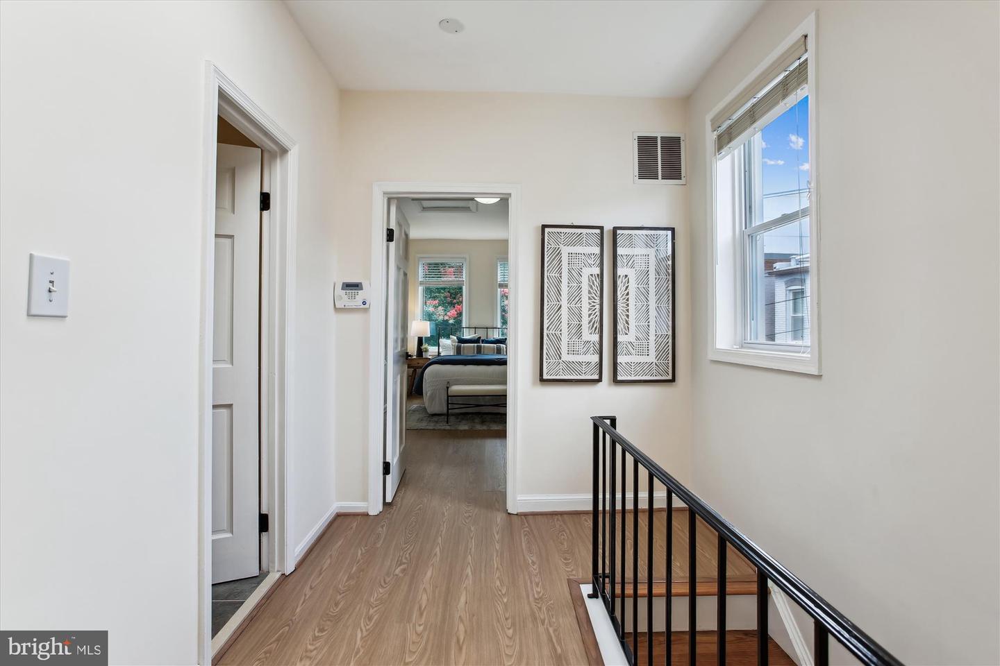 642 14TH PL NE, WASHINGTON, District Of Columbia 20002, 2 Bedrooms Bedrooms, ,1 BathroomBathrooms,Residential,For sale,642 14TH PL NE,DCDC2210168 MLS # DCDC2210168
