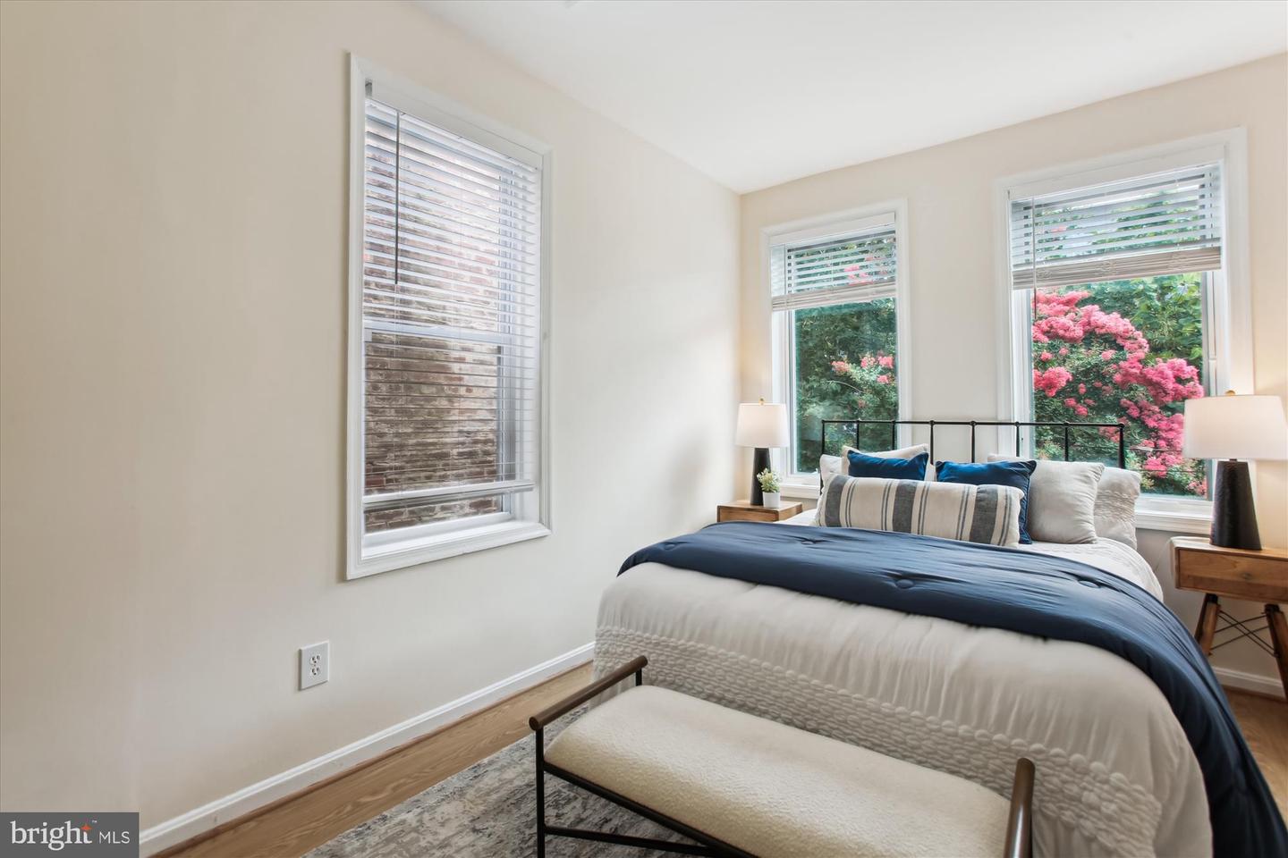 642 14TH PL NE, WASHINGTON, District Of Columbia 20002, 2 Bedrooms Bedrooms, ,1 BathroomBathrooms,Residential,For sale,642 14TH PL NE,DCDC2210168 MLS # DCDC2210168