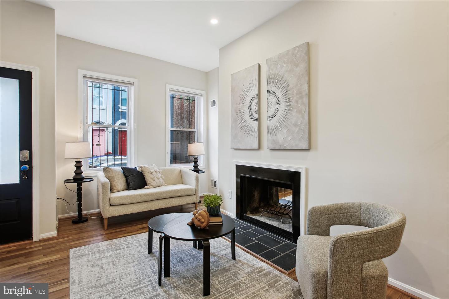 642 14TH PL NE, WASHINGTON, District Of Columbia 20002, 2 Bedrooms Bedrooms, ,1 BathroomBathrooms,Residential,For sale,642 14TH PL NE,DCDC2210168 MLS # DCDC2210168