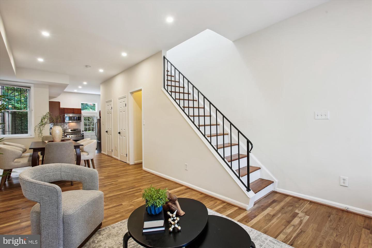 642 14TH PL NE, WASHINGTON, District Of Columbia 20002, 2 Bedrooms Bedrooms, ,1 BathroomBathrooms,Residential,For sale,642 14TH PL NE,DCDC2210168 MLS # DCDC2210168
