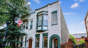 642 14TH PL NE, WASHINGTON, District Of Columbia 20002, 2 Bedrooms Bedrooms, ,1 BathroomBathrooms,Residential,For sale,642 14TH PL NE,DCDC2210168 MLS # DCDC2210168