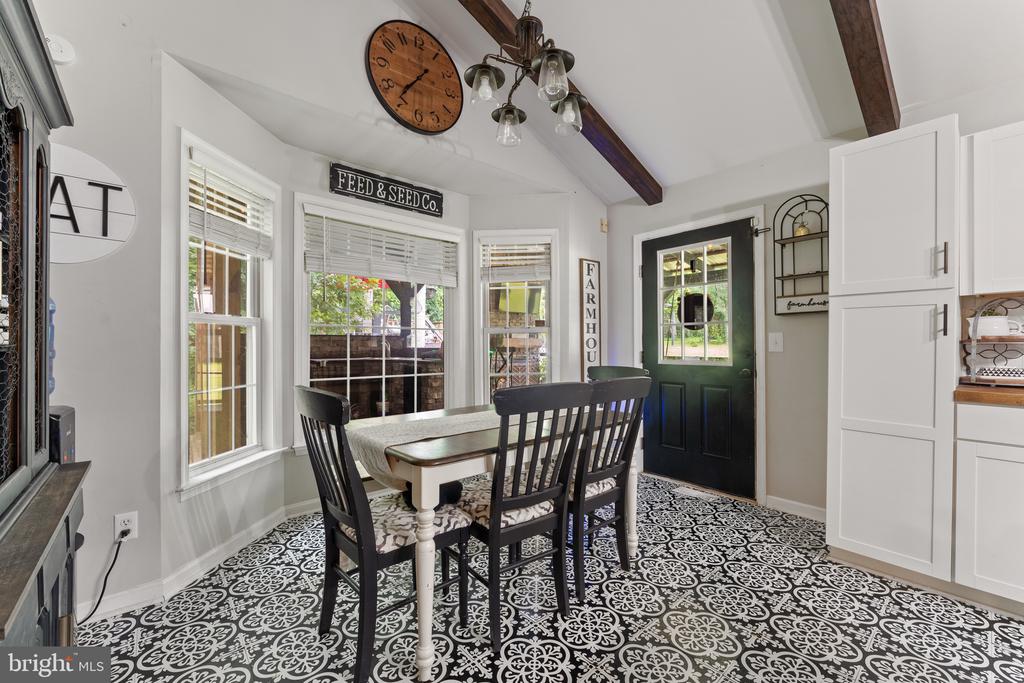 6109 HAMS FORD RD, SPOTSYLVANIA, Virginia 22551, 7 Bedrooms Bedrooms, ,3 BathroomsBathrooms,Residential,6109 HAMS FORD RD,VASP2034860 MLS # VASP2034860