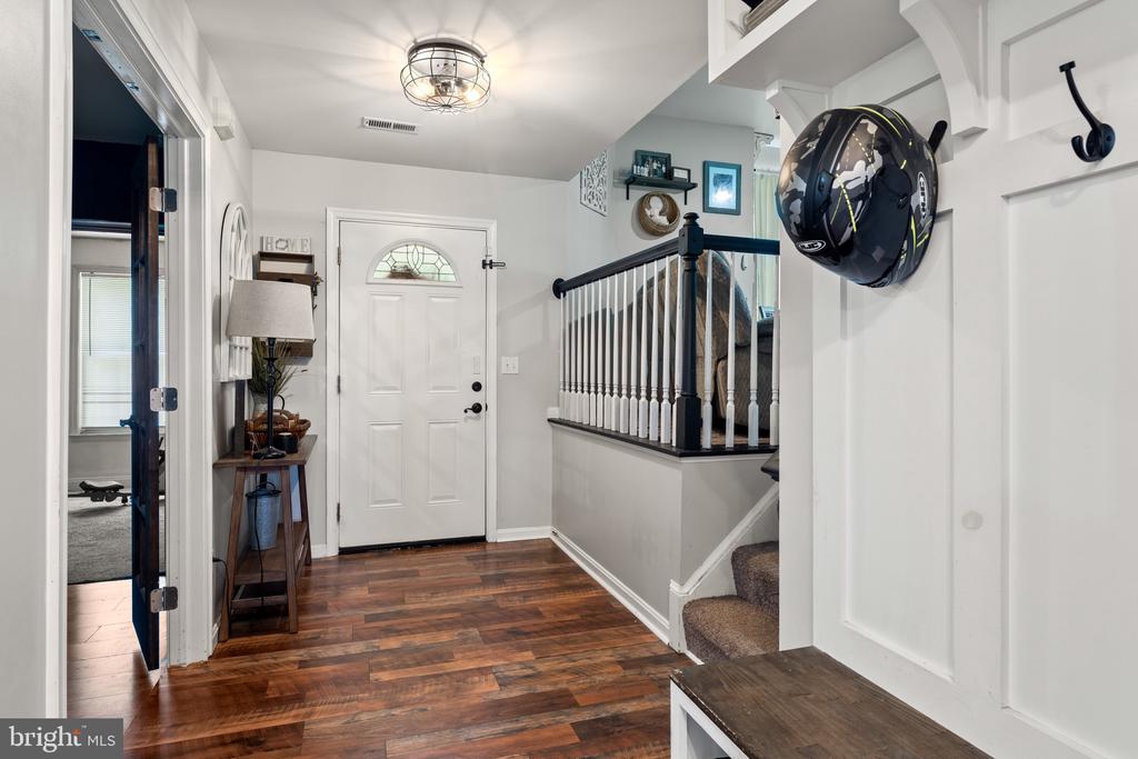 6109 HAMS FORD RD, SPOTSYLVANIA, Virginia 22551, 7 Bedrooms Bedrooms, ,3 BathroomsBathrooms,Residential,6109 HAMS FORD RD,VASP2034860 MLS # VASP2034860
