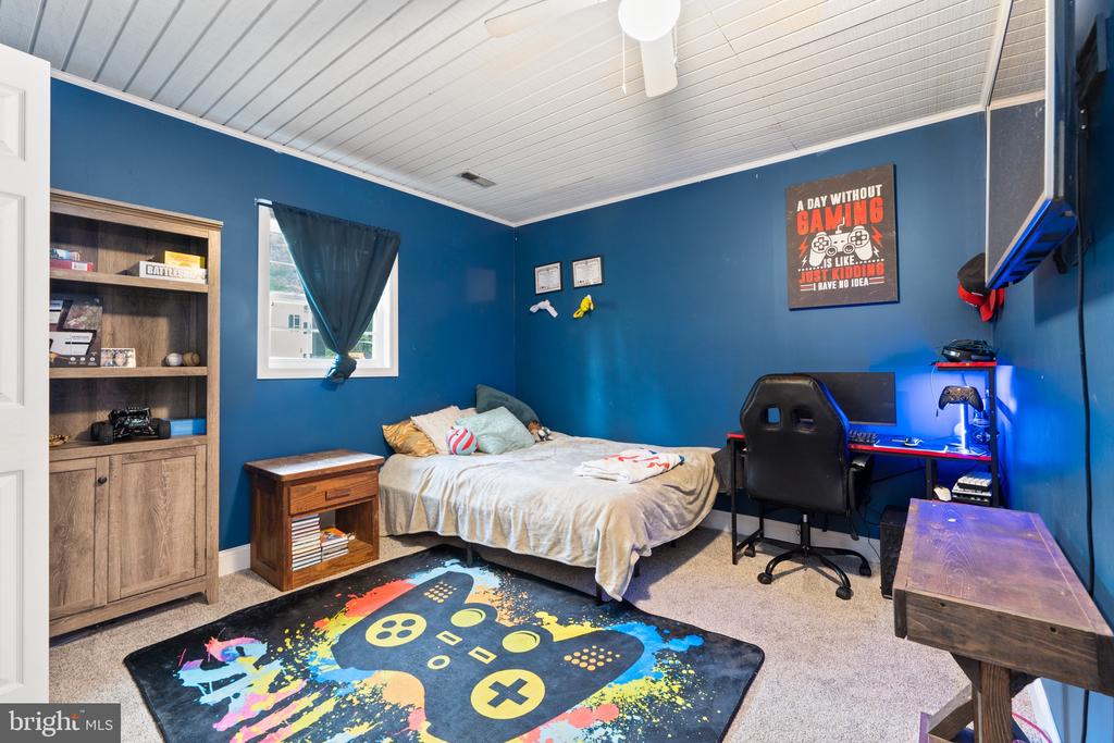 6109 HAMS FORD RD, SPOTSYLVANIA, Virginia 22551, 7 Bedrooms Bedrooms, ,3 BathroomsBathrooms,Residential,6109 HAMS FORD RD,VASP2034860 MLS # VASP2034860