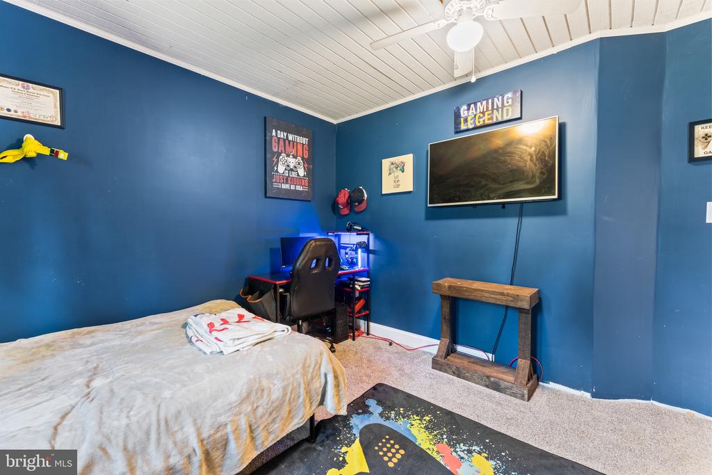 6109 HAMS FORD RD, SPOTSYLVANIA, Virginia 22551, 7 Bedrooms Bedrooms, ,3 BathroomsBathrooms,Residential,6109 HAMS FORD RD,VASP2034860 MLS # VASP2034860