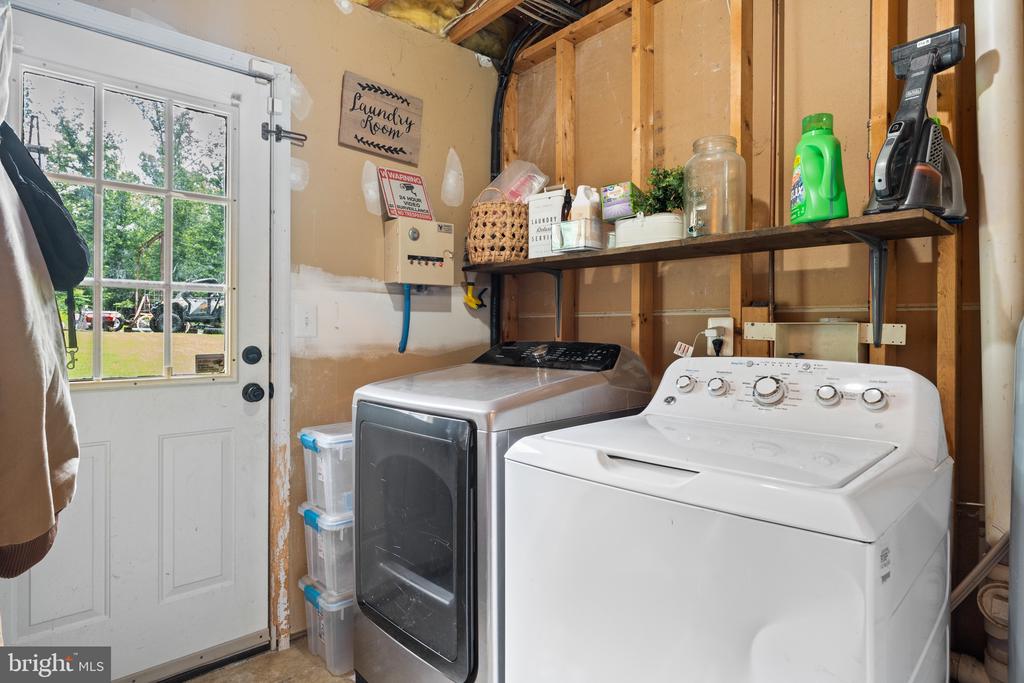 6109 HAMS FORD RD, SPOTSYLVANIA, Virginia 22551, 7 Bedrooms Bedrooms, ,3 BathroomsBathrooms,Residential,6109 HAMS FORD RD,VASP2034860 MLS # VASP2034860