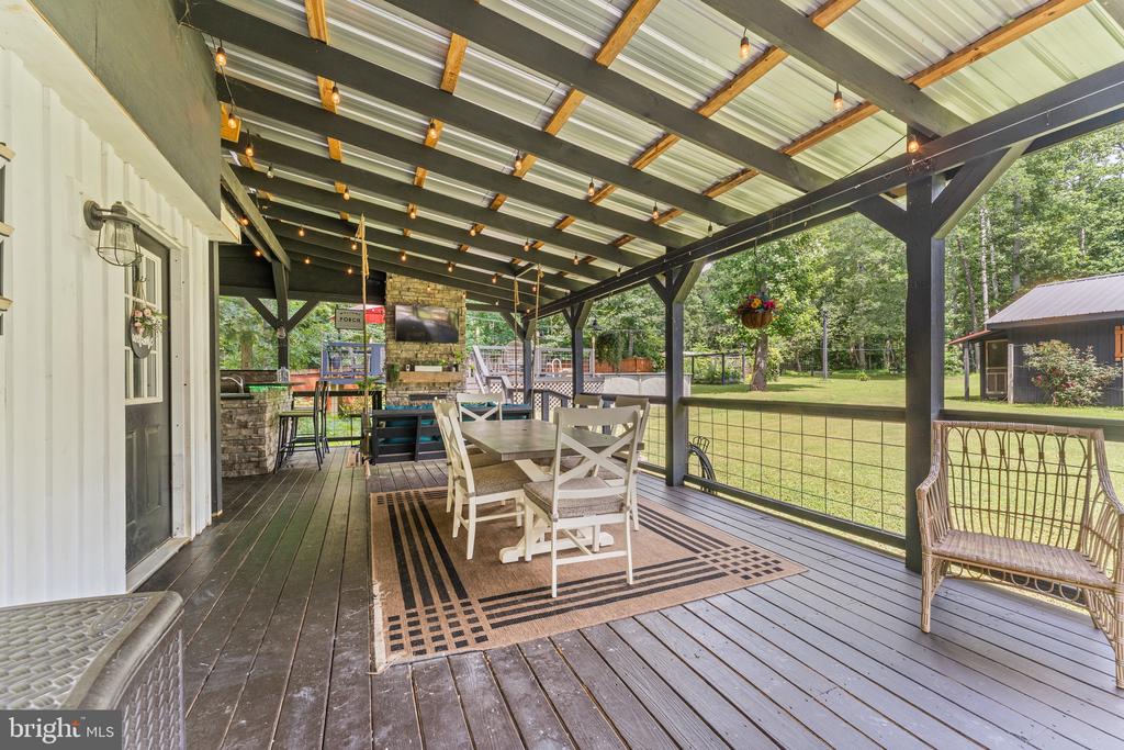 6109 HAMS FORD RD, SPOTSYLVANIA, Virginia 22551, 7 Bedrooms Bedrooms, ,3 BathroomsBathrooms,Residential,6109 HAMS FORD RD,VASP2034860 MLS # VASP2034860