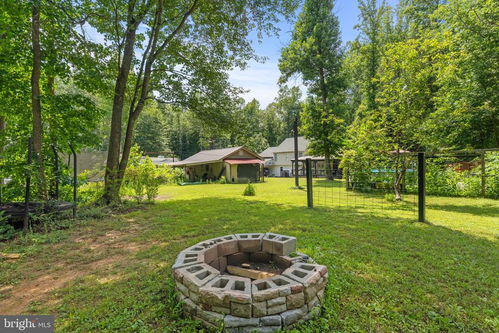6109 HAMS FORD RD, SPOTSYLVANIA, Virginia 22551, 7 Bedrooms Bedrooms, ,3 BathroomsBathrooms,Residential,6109 HAMS FORD RD,VASP2034860 MLS # VASP2034860