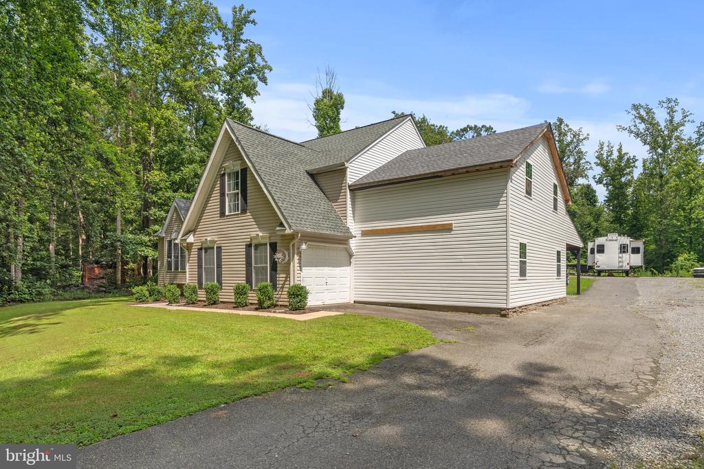 6109 HAMS FORD RD, SPOTSYLVANIA, Virginia 22551, 7 Bedrooms Bedrooms, ,3 BathroomsBathrooms,Residential,6109 HAMS FORD RD,VASP2034860 MLS # VASP2034860