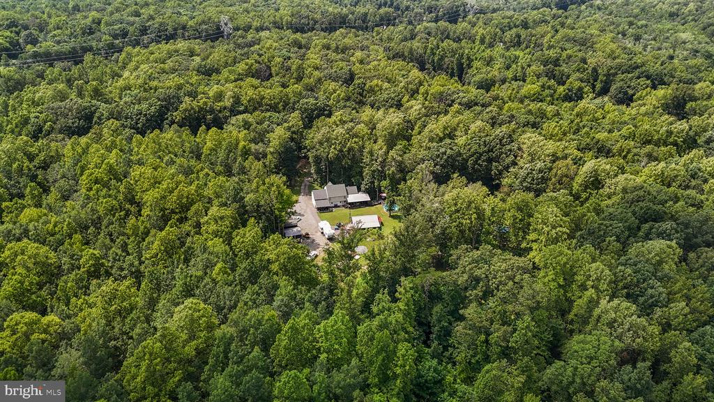 6109 HAMS FORD RD, SPOTSYLVANIA, Virginia 22551, 7 Bedrooms Bedrooms, ,3 BathroomsBathrooms,Residential,6109 HAMS FORD RD,VASP2034860 MLS # VASP2034860