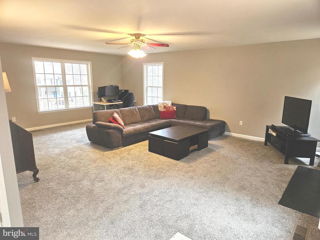 11 COTTONWOOD DR, BARBOURSVILLE, Virginia 22923, 3 Bedrooms Bedrooms, ,2 BathroomsBathrooms,Residential,11 COTTONWOOD DR,VAGR2000742 MLS # VAGR2000742