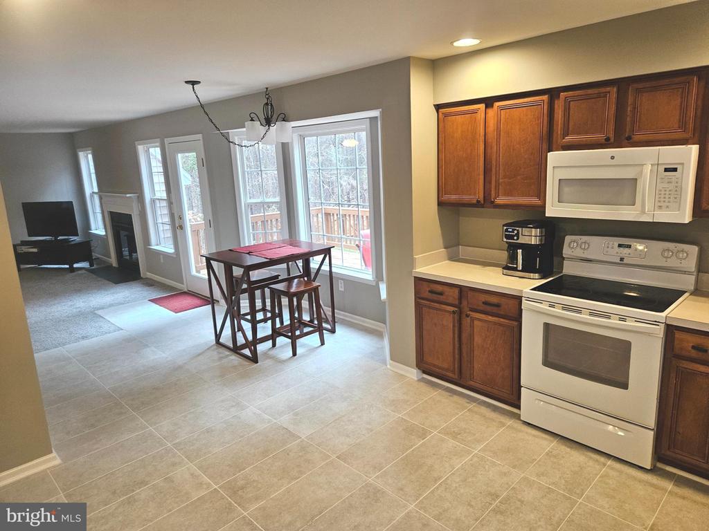 11 COTTONWOOD DR, BARBOURSVILLE, Virginia 22923, 3 Bedrooms Bedrooms, ,2 BathroomsBathrooms,Residential,11 COTTONWOOD DR,VAGR2000742 MLS # VAGR2000742
