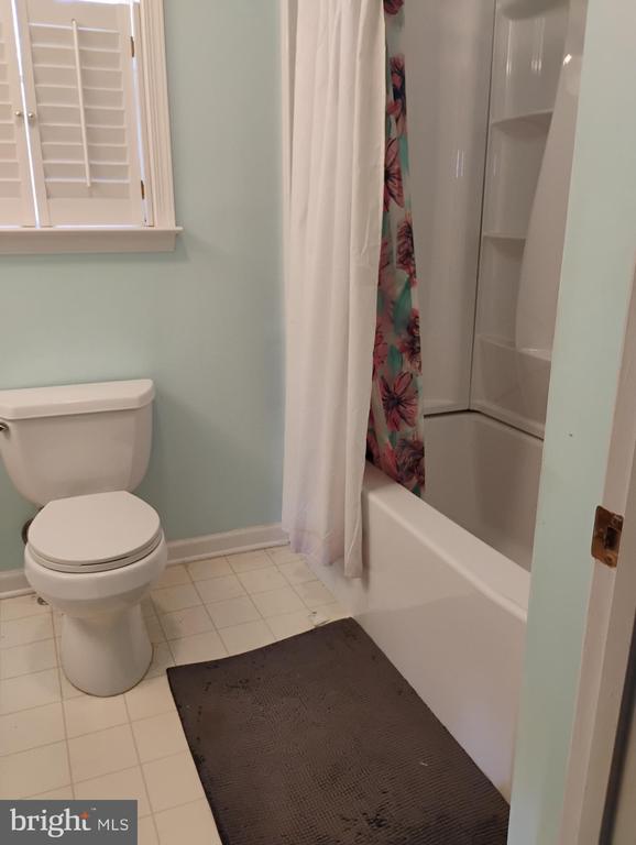 11 COTTONWOOD DR, BARBOURSVILLE, Virginia 22923, 3 Bedrooms Bedrooms, ,2 BathroomsBathrooms,Residential,11 COTTONWOOD DR,VAGR2000742 MLS # VAGR2000742
