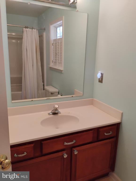 11 COTTONWOOD DR, BARBOURSVILLE, Virginia 22923, 3 Bedrooms Bedrooms, ,2 BathroomsBathrooms,Residential,11 COTTONWOOD DR,VAGR2000742 MLS # VAGR2000742