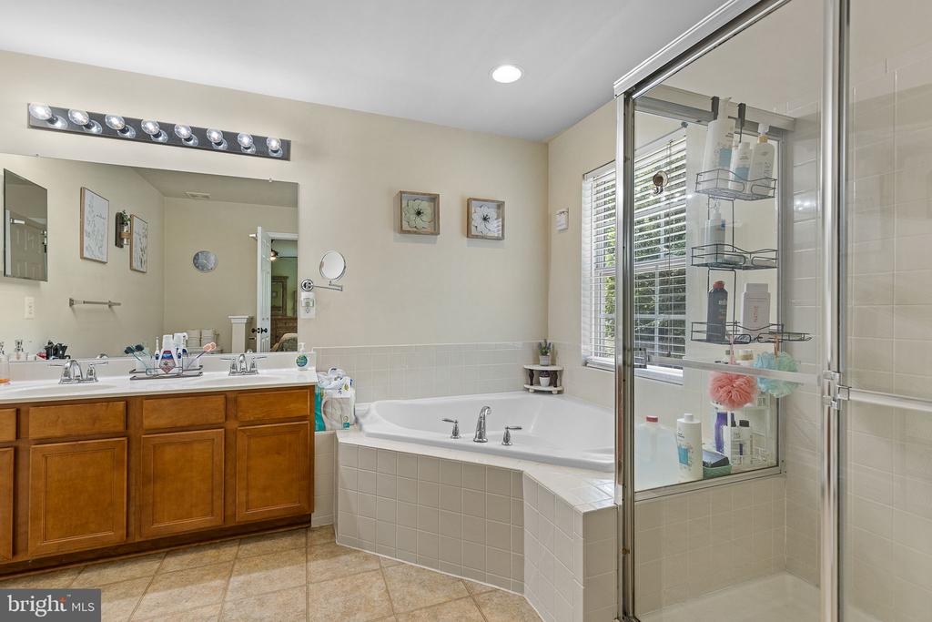 10108 BROOKRUN CT, SPOTSYLVANIA, Virginia 22553, 4 Bedrooms Bedrooms, ,3 BathroomsBathrooms,Residential,10108 BROOKRUN CT,VASP2034866 MLS # VASP2034866