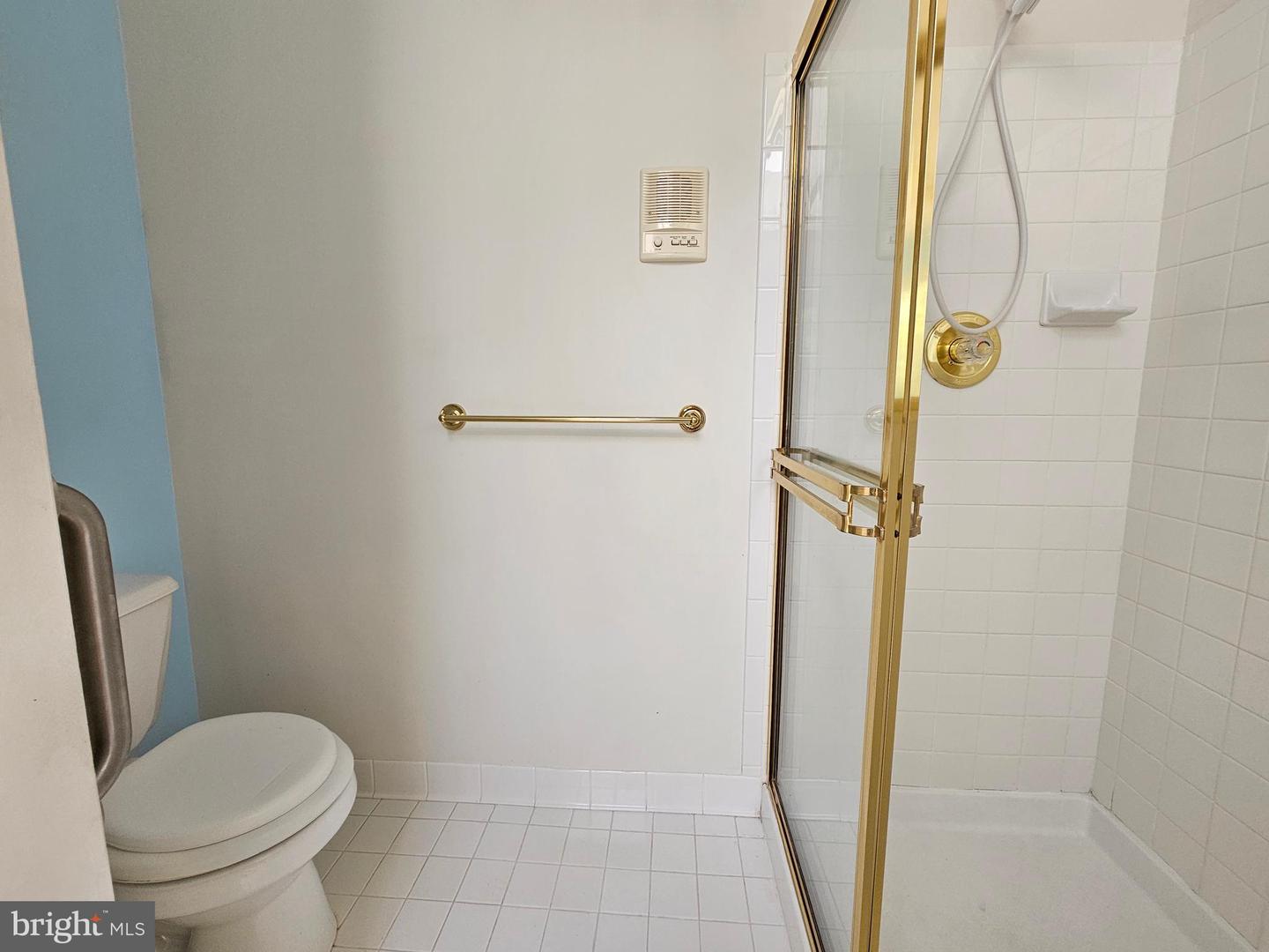 10450 COURTNEY DR, FAIRFAX, Virginia 22030, 3 Bedrooms Bedrooms, ,3 BathroomsBathrooms,Residential,For sale,10450 COURTNEY DR,VAFC2006624 MLS # VAFC2006624