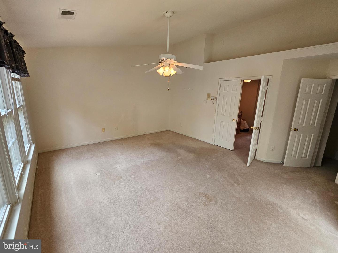 10450 COURTNEY DR, FAIRFAX, Virginia 22030, 3 Bedrooms Bedrooms, ,3 BathroomsBathrooms,Residential,For sale,10450 COURTNEY DR,VAFC2006624 MLS # VAFC2006624