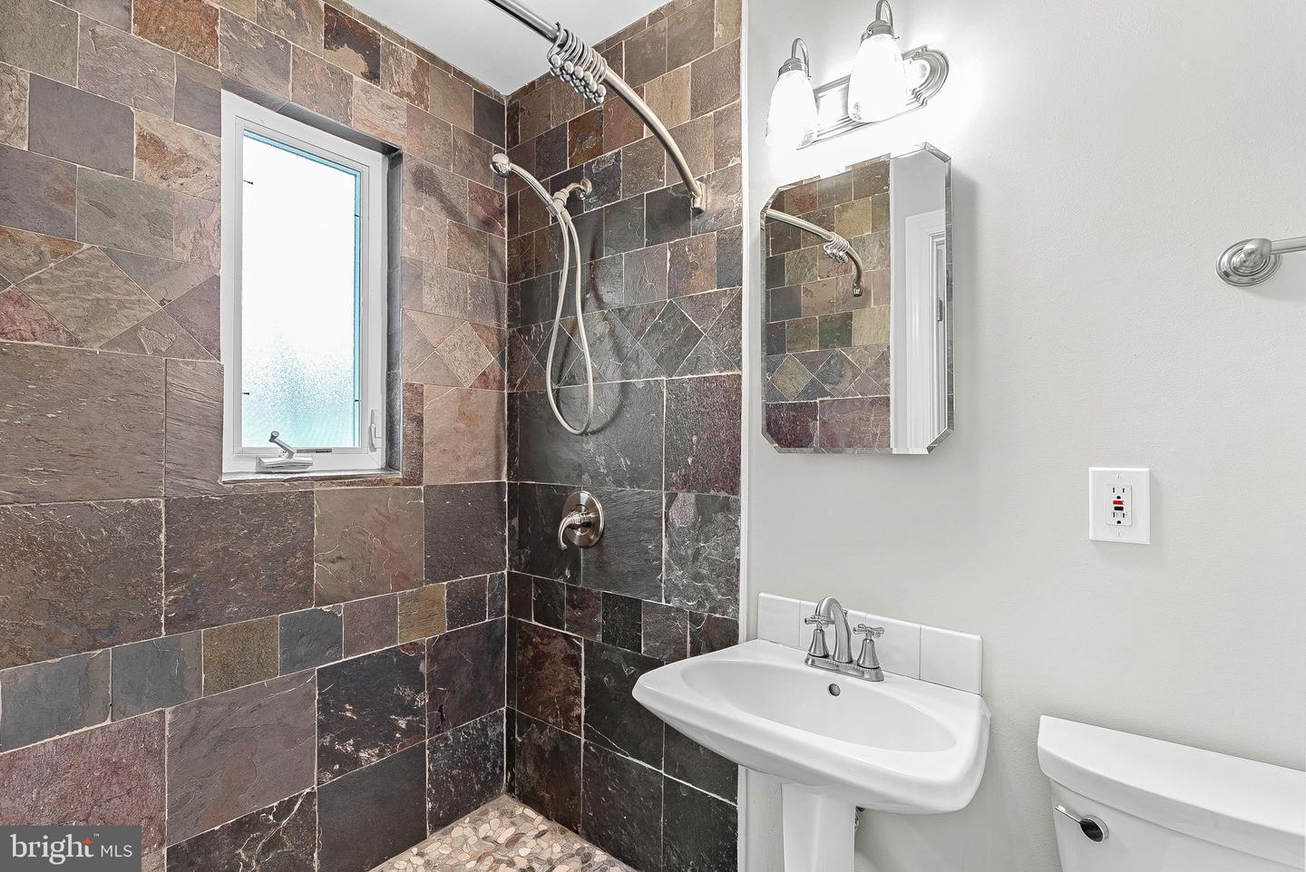 15018 CARLBERN DR, CENTREVILLE, Virginia 20120, 4 Bedrooms Bedrooms, ,3 BathroomsBathrooms,Residential,For sale,15018 CARLBERN DR,VAFX2255874 MLS # VAFX2255874