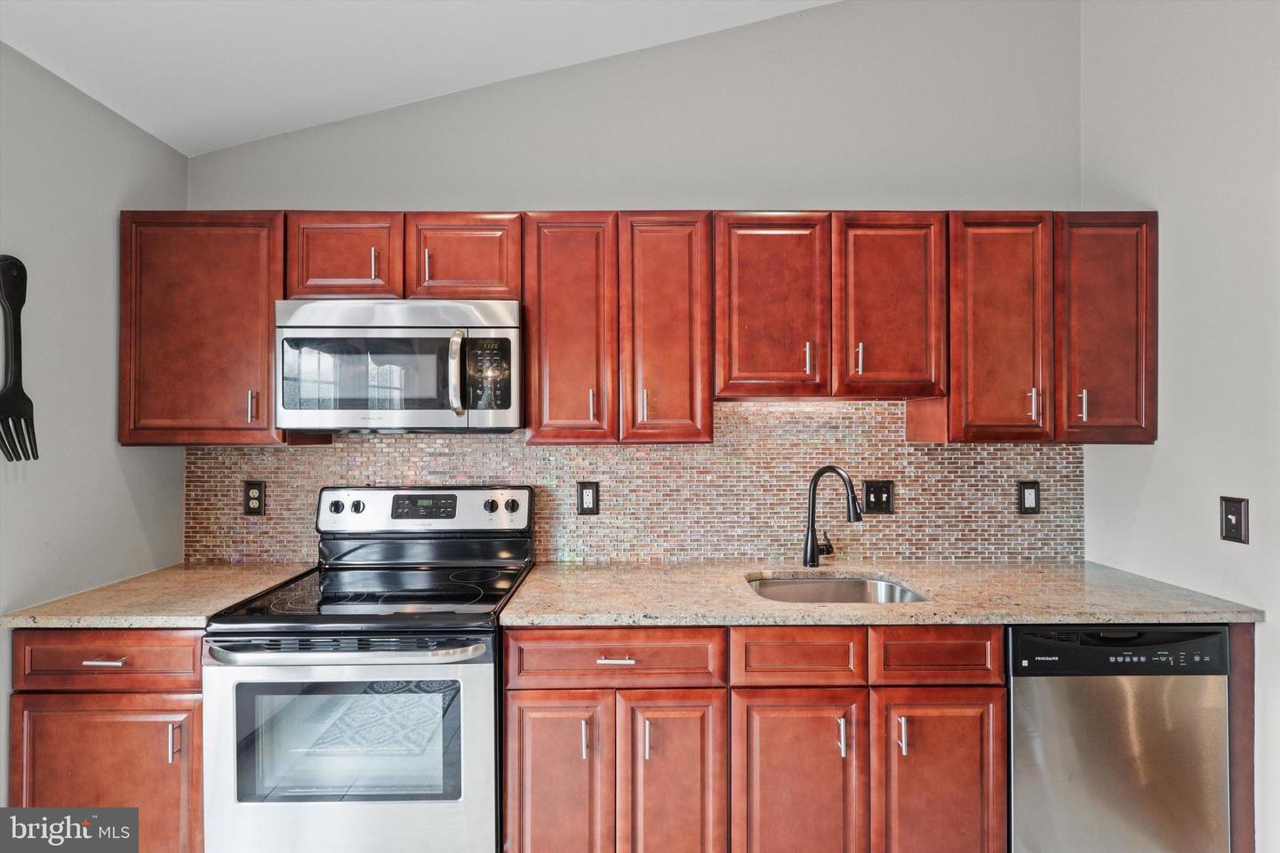 10108 WIMBLEDON CT, MANASSAS, Virginia 20110, 4 Bedrooms Bedrooms, ,3 BathroomsBathrooms,Residential,For sale,10108 WIMBLEDON CT,VAMN2008704 MLS # VAMN2008704