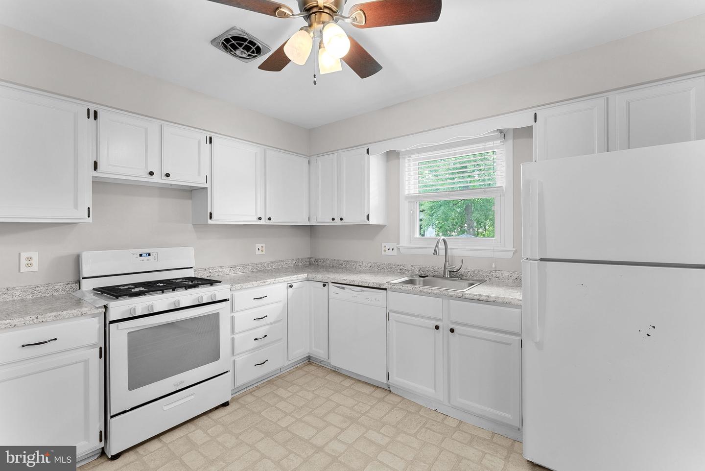 15020 CARLBERN DR, CENTREVILLE, Virginia 20120, 4 Bedrooms Bedrooms, ,3 BathroomsBathrooms,Residential,For sale,15020 CARLBERN DR,VAFX2255876 MLS # VAFX2255876