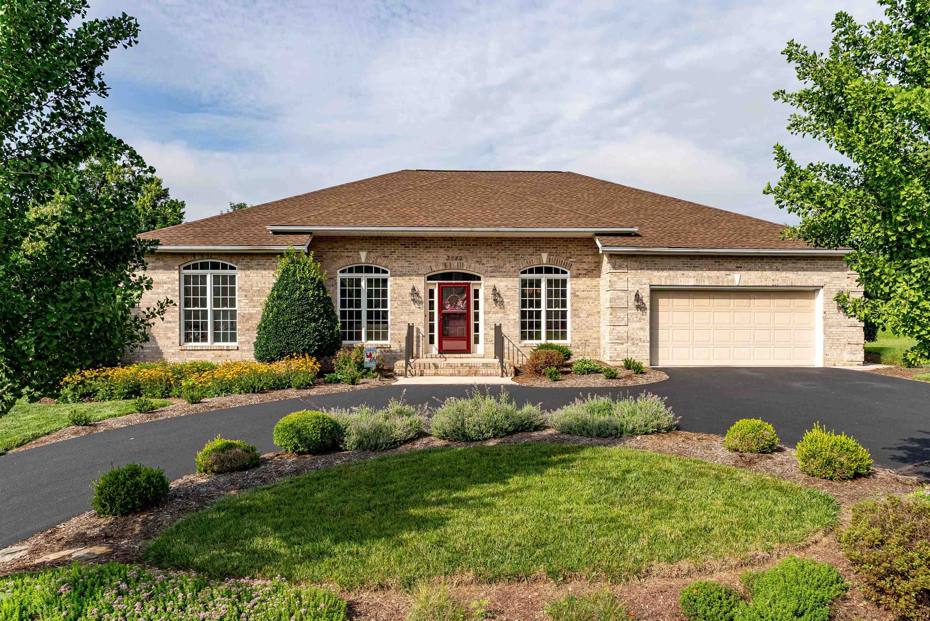 3242 BARRINGTON DR, ROCKINGHAM, Virginia 22801, 4 Bedrooms Bedrooms, ,3 BathroomsBathrooms,Residential,3242 BARRINGTON DR,667016 MLS # 667016