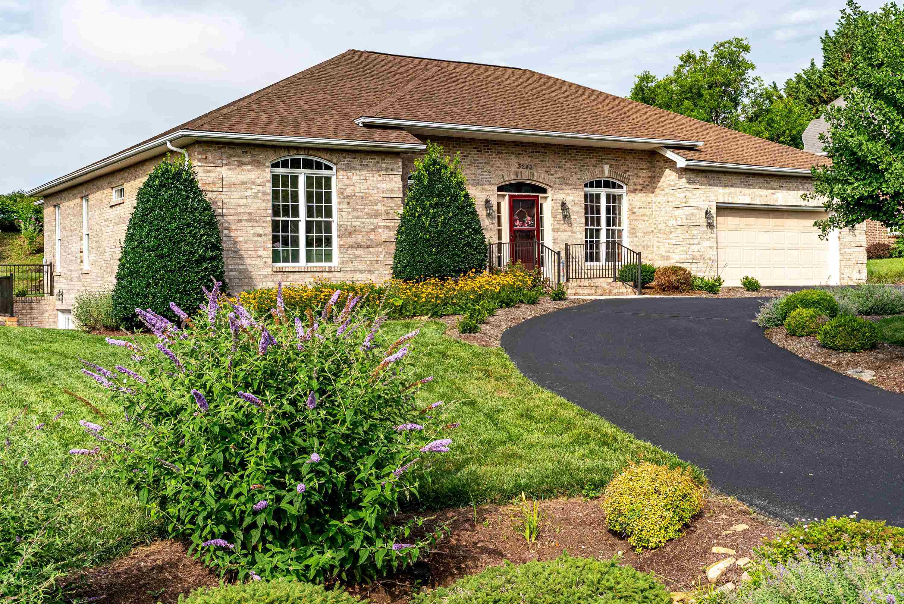 3242 BARRINGTON DR, ROCKINGHAM, Virginia 22801, 4 Bedrooms Bedrooms, ,3 BathroomsBathrooms,Residential,3242 BARRINGTON DR,667016 MLS # 667016