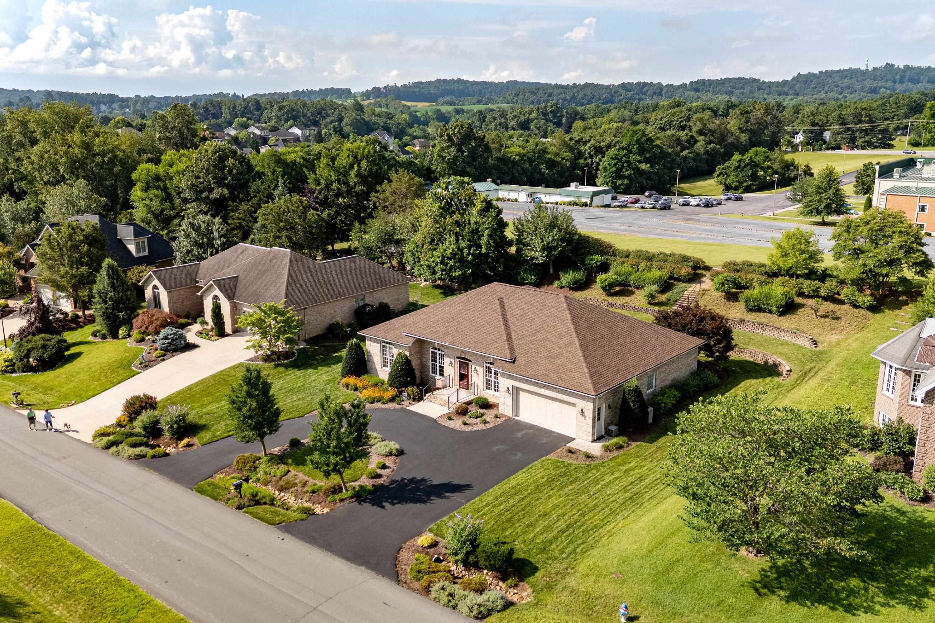 3242 BARRINGTON DR, ROCKINGHAM, Virginia 22801, 4 Bedrooms Bedrooms, ,3 BathroomsBathrooms,Residential,3242 BARRINGTON DR,667016 MLS # 667016