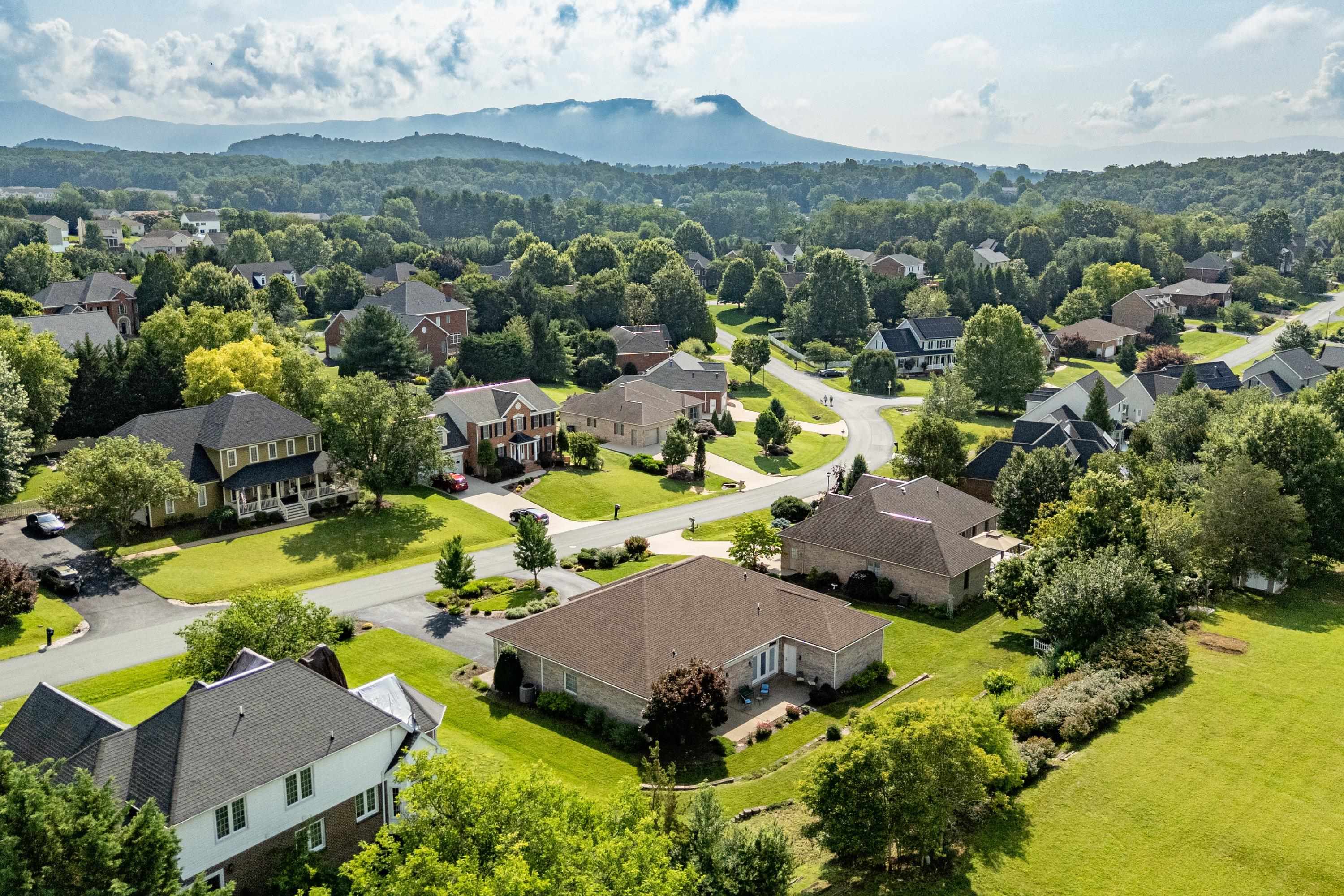 3242 BARRINGTON DR, ROCKINGHAM, Virginia 22801, 4 Bedrooms Bedrooms, ,3 BathroomsBathrooms,Residential,3242 BARRINGTON DR,667016 MLS # 667016