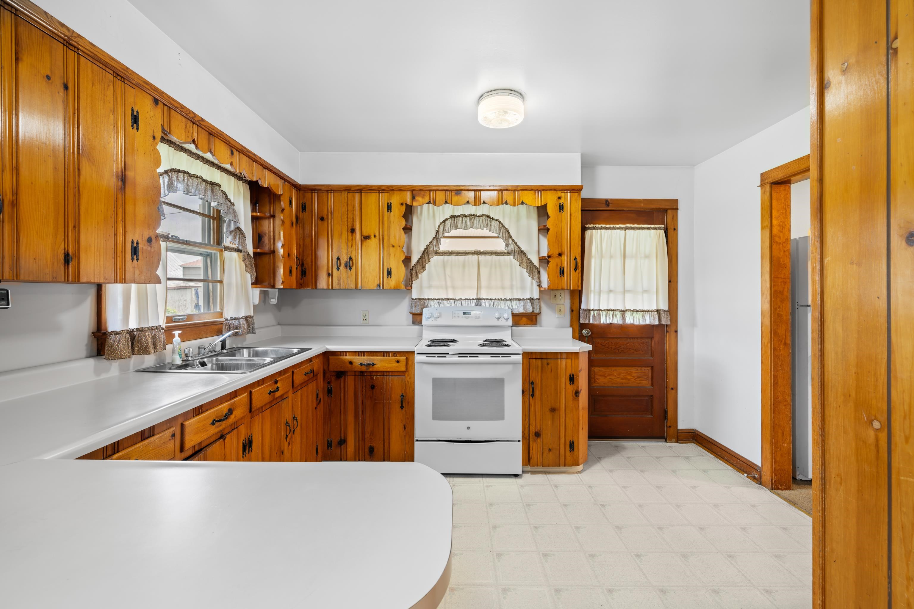 14386 ROCKINGHAM PIKE, ELKTON, Virginia 22827, 3 Bedrooms Bedrooms, ,1 BathroomBathrooms,Residential,14386 ROCKINGHAM PIKE,667018 MLS # 667018