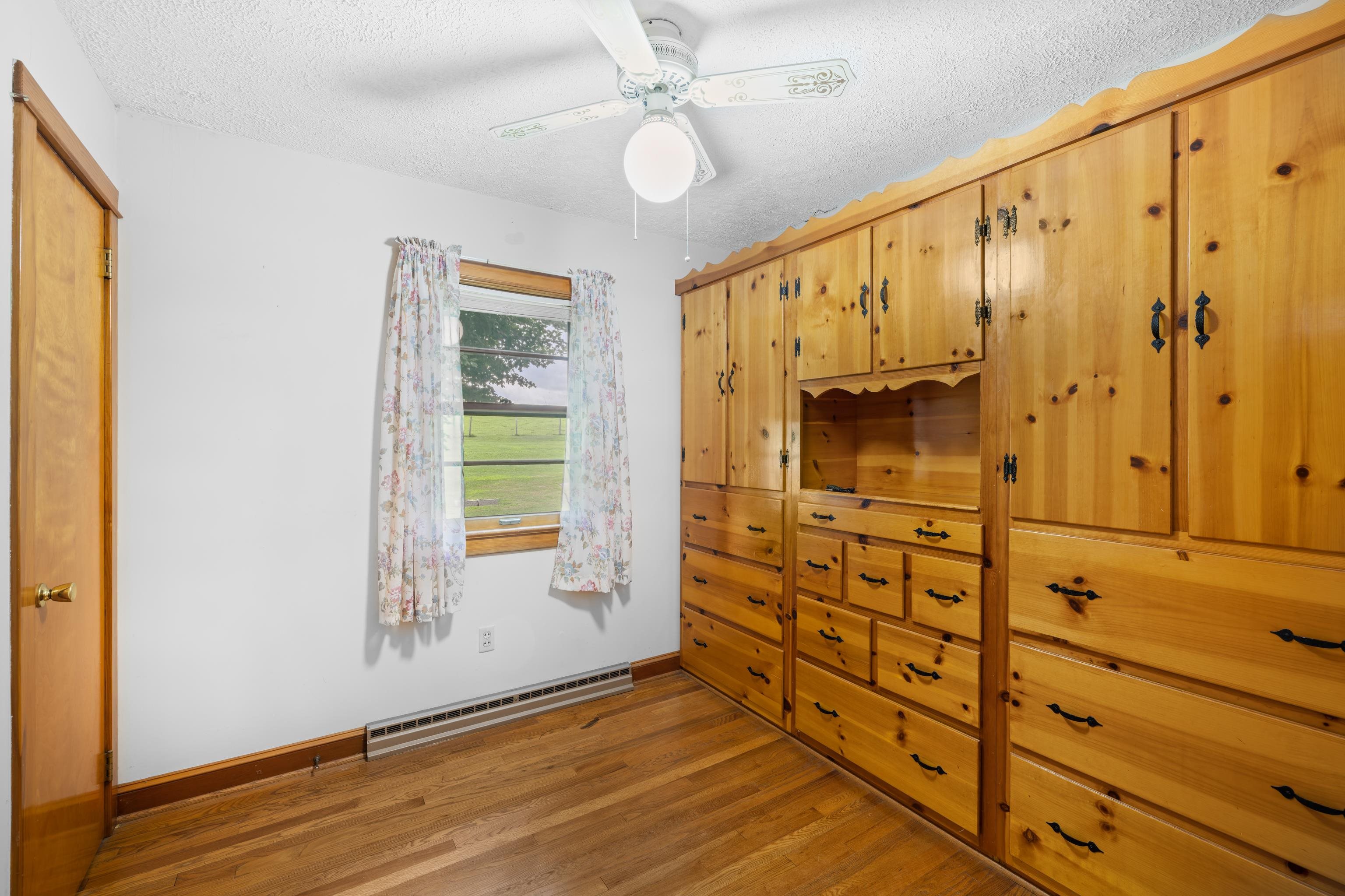 14386 ROCKINGHAM PIKE, ELKTON, Virginia 22827, 3 Bedrooms Bedrooms, ,1 BathroomBathrooms,Residential,14386 ROCKINGHAM PIKE,667018 MLS # 667018