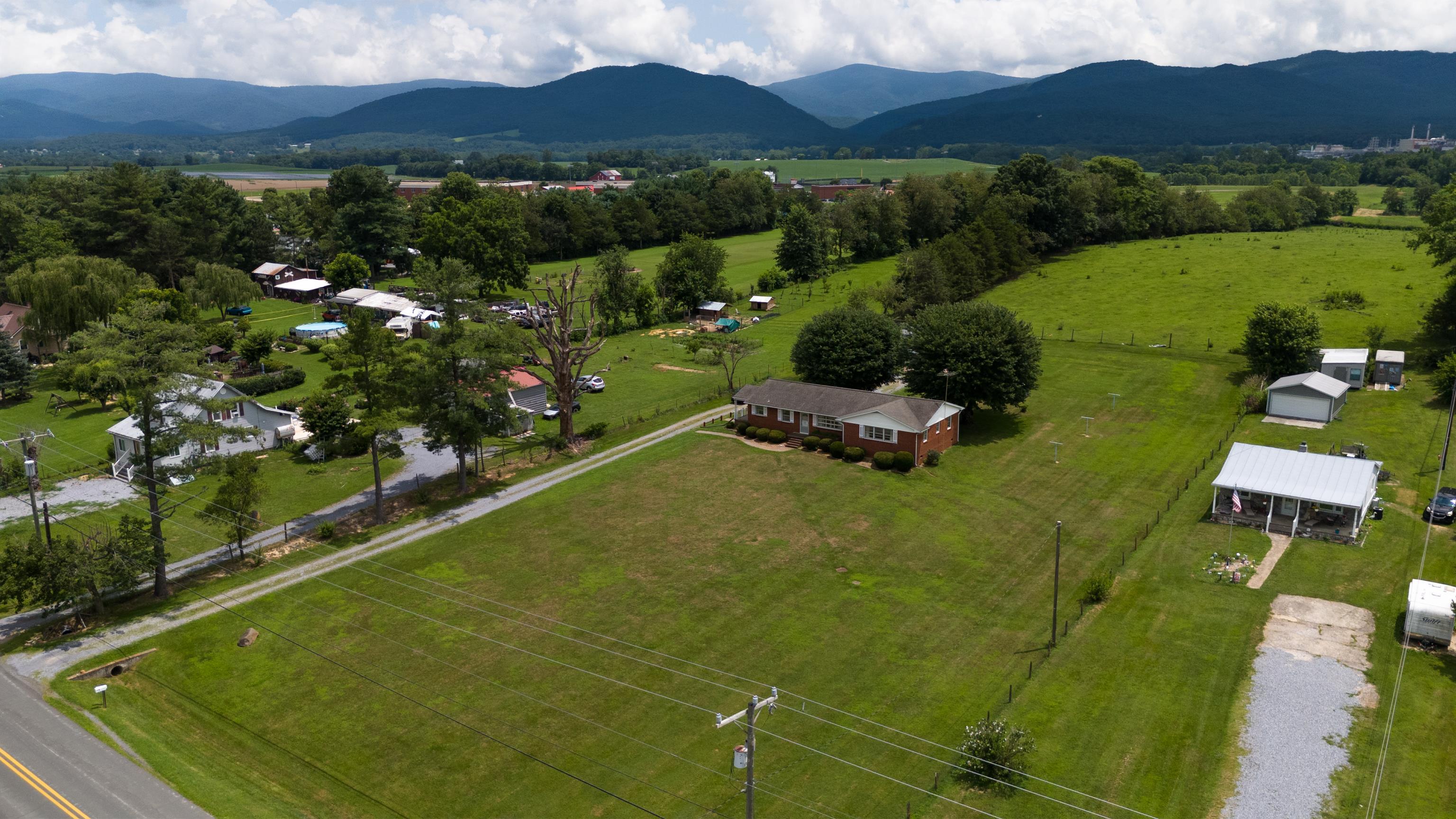 14386 ROCKINGHAM PIKE, ELKTON, Virginia 22827, 3 Bedrooms Bedrooms, ,1 BathroomBathrooms,Residential,14386 ROCKINGHAM PIKE,667018 MLS # 667018