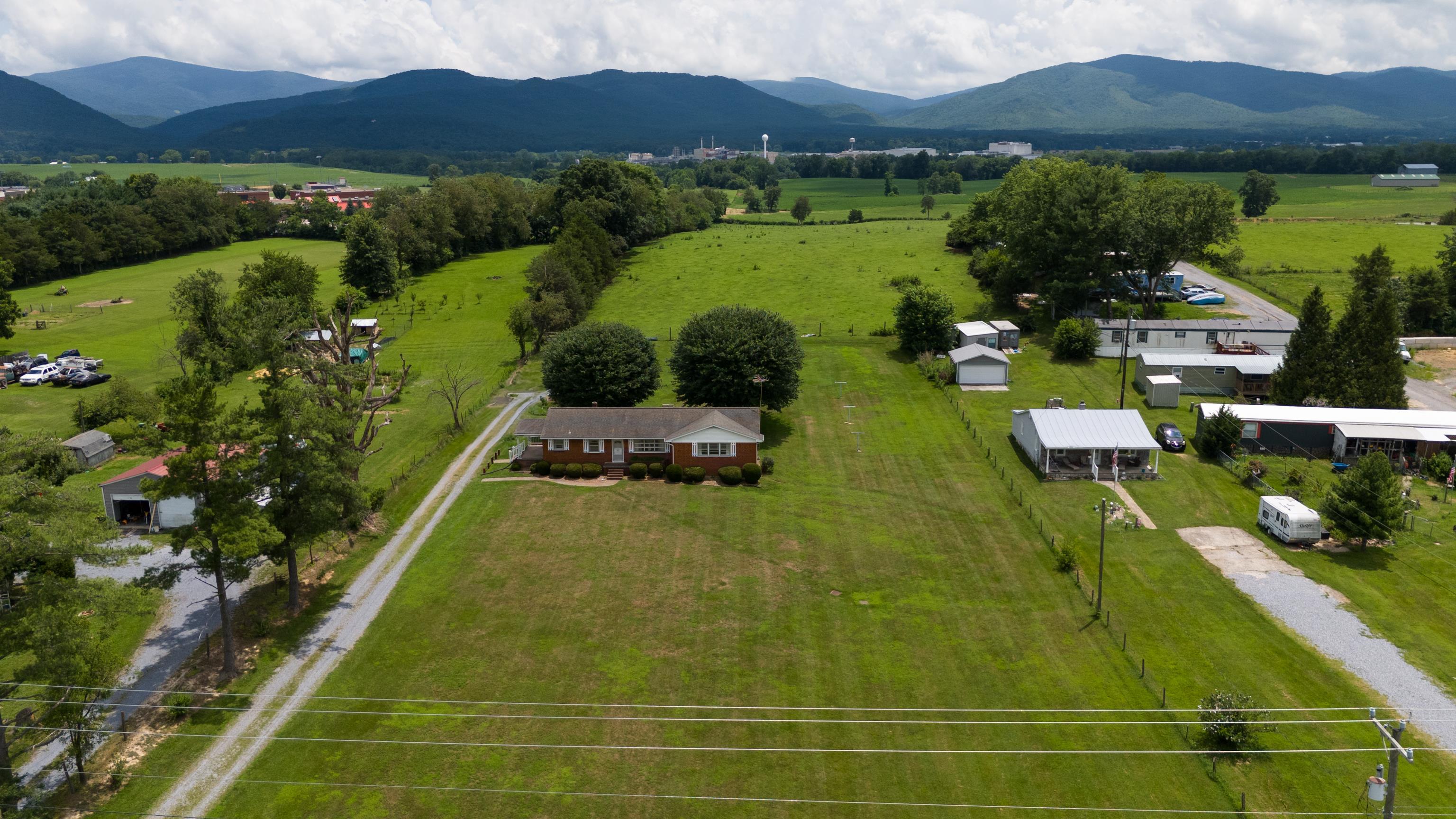 14386 ROCKINGHAM PIKE, ELKTON, Virginia 22827, 3 Bedrooms Bedrooms, ,1 BathroomBathrooms,Residential,14386 ROCKINGHAM PIKE,667018 MLS # 667018