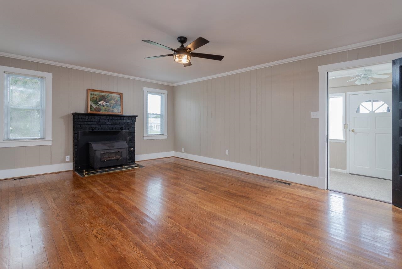 71 JUDY LN, MCGAHEYSVILLE, Virginia 22840, 4 Bedrooms Bedrooms, ,1 BathroomBathrooms,Residential,71 JUDY LN,667019 MLS # 667019