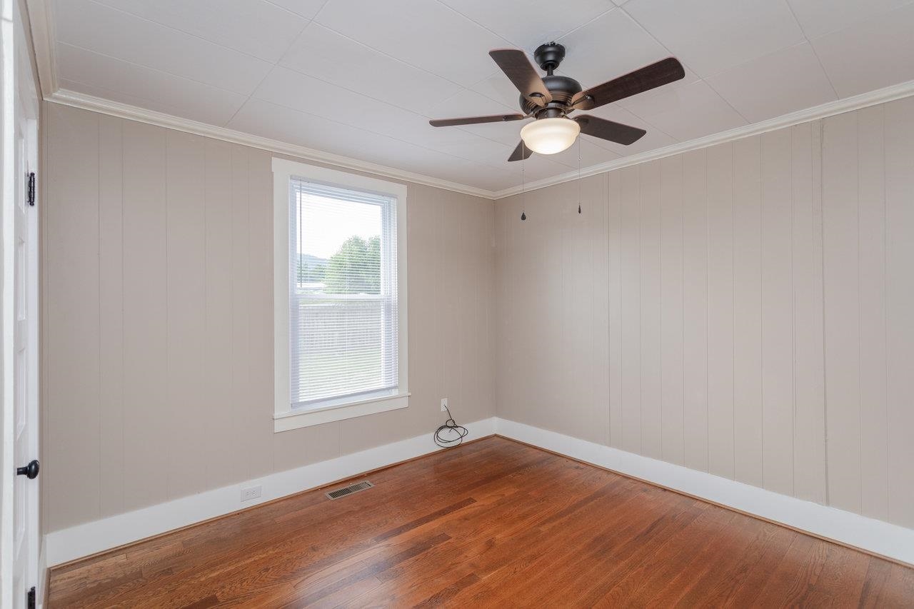 71 JUDY LN, MCGAHEYSVILLE, Virginia 22840, 4 Bedrooms Bedrooms, ,1 BathroomBathrooms,Residential,71 JUDY LN,667019 MLS # 667019