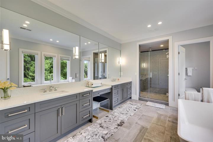 9604 PEMBROKE PL, VIENNA, Virginia 22182, 6 Bedrooms Bedrooms, ,6 BathroomsBathrooms,Residential,For sale,9604 PEMBROKE PL,VAFX2255936 MLS # VAFX2255936