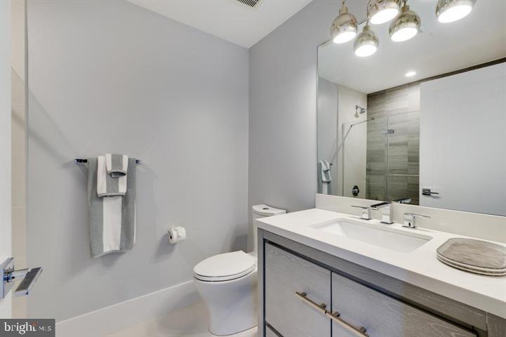 9604 PEMBROKE PL, VIENNA, Virginia 22182, 6 Bedrooms Bedrooms, ,6 BathroomsBathrooms,Residential,For sale,9604 PEMBROKE PL,VAFX2255936 MLS # VAFX2255936