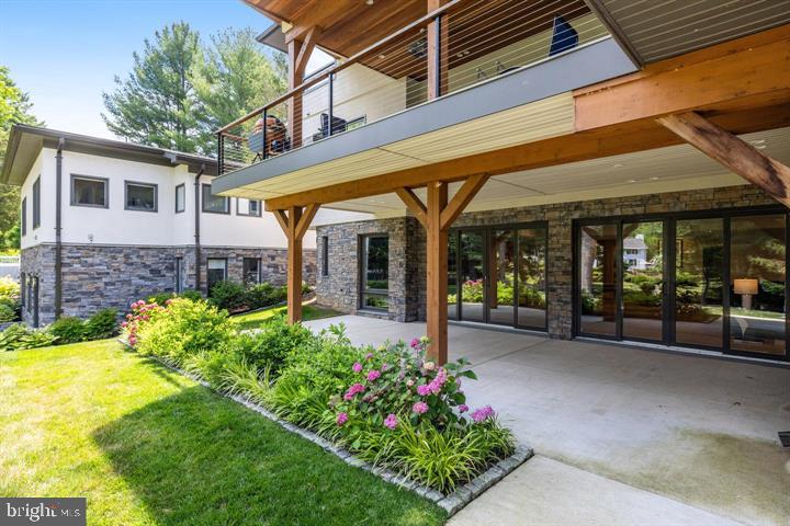 9604 PEMBROKE PL, VIENNA, Virginia 22182, 6 Bedrooms Bedrooms, ,6 BathroomsBathrooms,Residential,For sale,9604 PEMBROKE PL,VAFX2255936 MLS # VAFX2255936