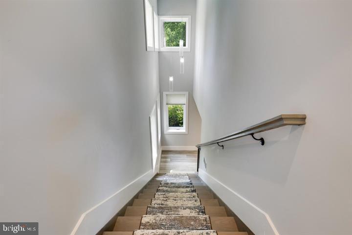 9604 PEMBROKE PL, VIENNA, Virginia 22182, 6 Bedrooms Bedrooms, ,6 BathroomsBathrooms,Residential,For sale,9604 PEMBROKE PL,VAFX2255936 MLS # VAFX2255936