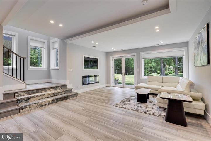 9604 PEMBROKE PL, VIENNA, Virginia 22182, 6 Bedrooms Bedrooms, ,6 BathroomsBathrooms,Residential,For sale,9604 PEMBROKE PL,VAFX2255936 MLS # VAFX2255936