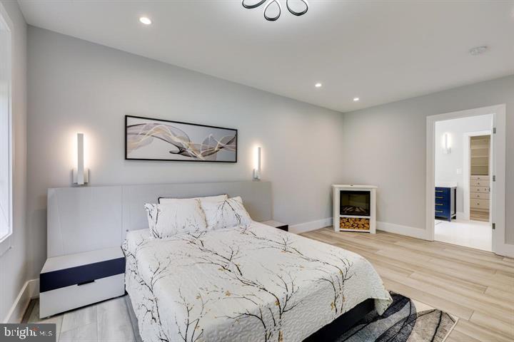 9604 PEMBROKE PL, VIENNA, Virginia 22182, 6 Bedrooms Bedrooms, ,6 BathroomsBathrooms,Residential,For sale,9604 PEMBROKE PL,VAFX2255936 MLS # VAFX2255936
