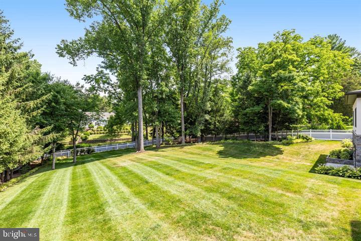 9604 PEMBROKE PL, VIENNA, Virginia 22182, 6 Bedrooms Bedrooms, ,6 BathroomsBathrooms,Residential,For sale,9604 PEMBROKE PL,VAFX2255936 MLS # VAFX2255936