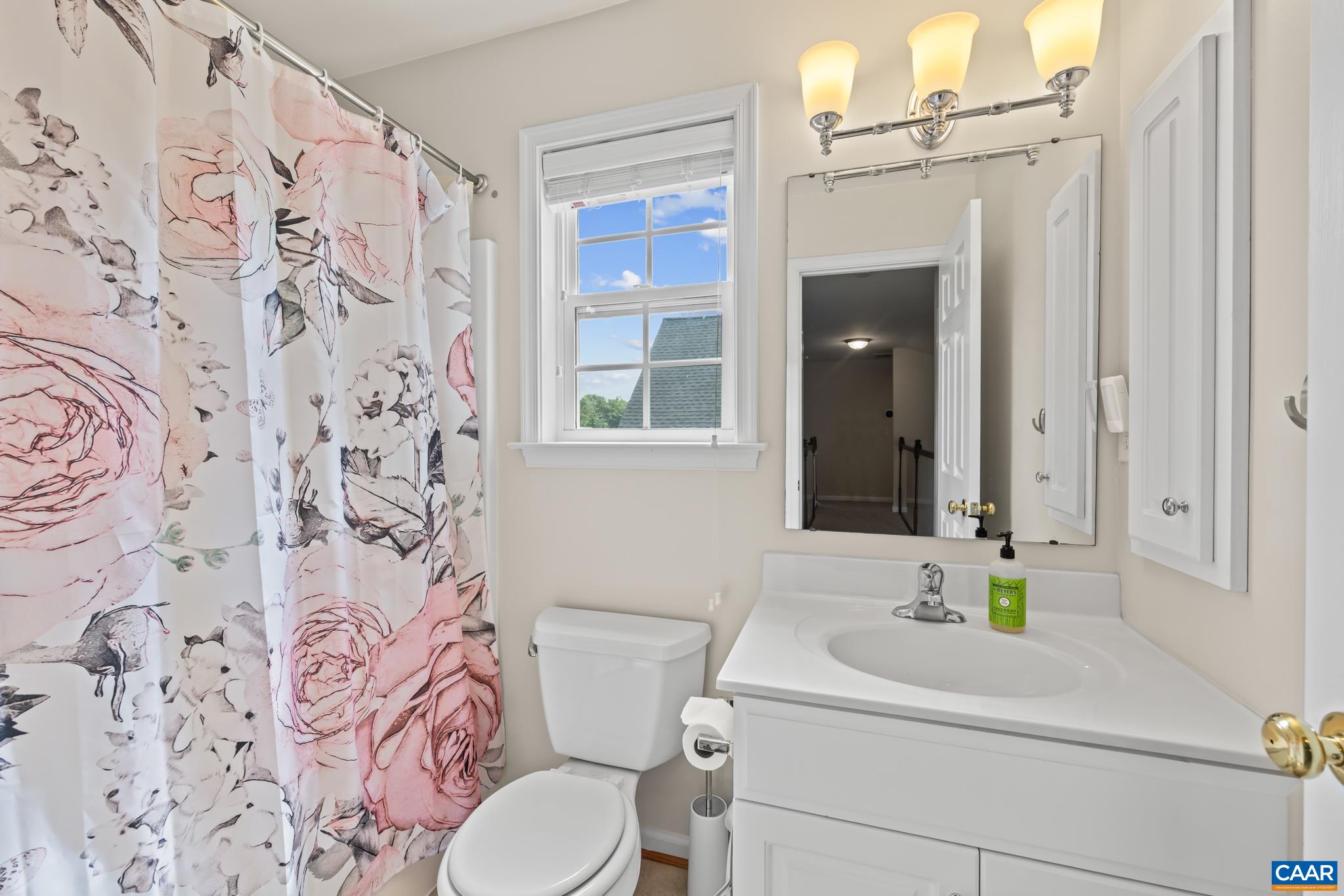 363 GRAYROCK DR, CROZET, Virginia 22932, 5 Bedrooms Bedrooms, ,3 BathroomsBathrooms,Residential,363 GRAYROCK DR,667021 MLS # 667021