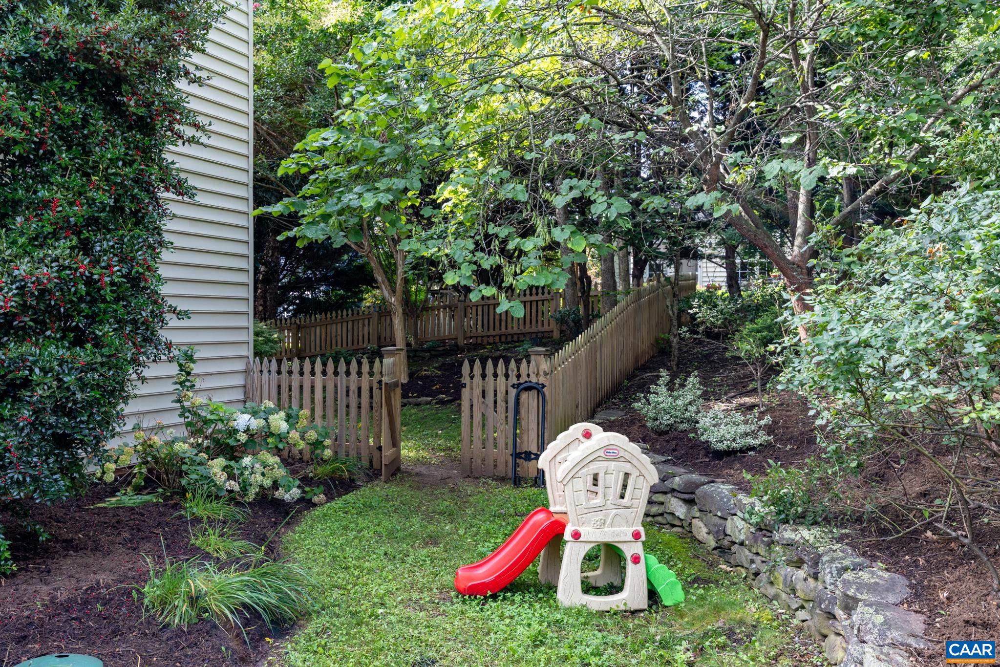 363 GRAYROCK DR, CROZET, Virginia 22932, 5 Bedrooms Bedrooms, ,3 BathroomsBathrooms,Residential,363 GRAYROCK DR,667021 MLS # 667021