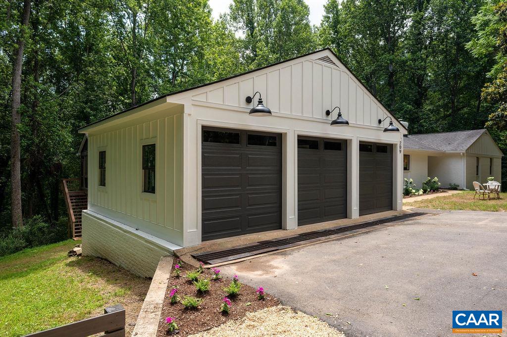 209 MONTVUE DR, CHARLOTTESVILLE, Virginia 22901, 4 Bedrooms Bedrooms, ,3 BathroomsBathrooms,Residential,209 MONTVUE DR,667022 MLS # 667022
