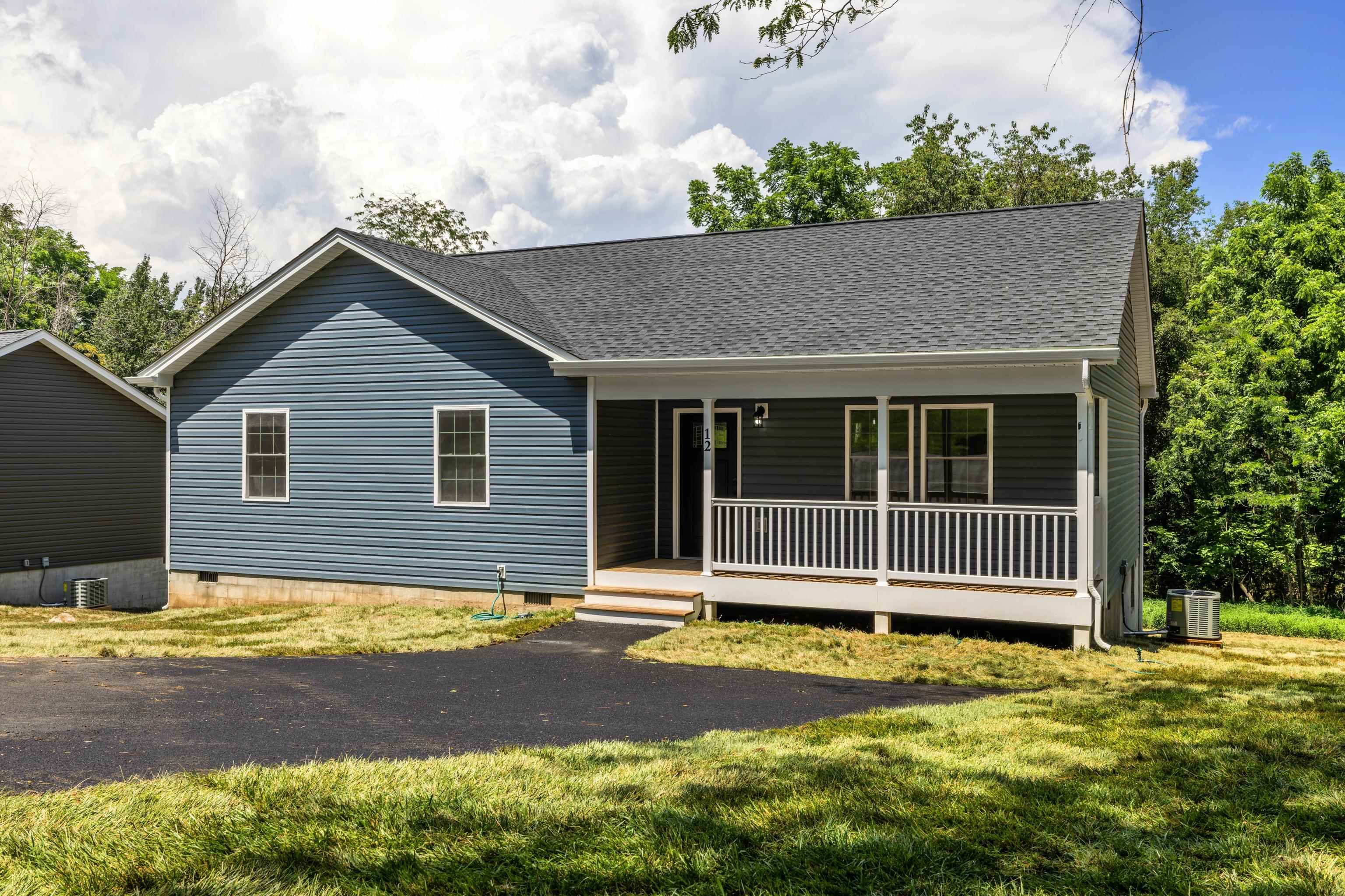12 MCARTHUR ST, STAUNTON, Virginia 24401, 3 Bedrooms Bedrooms, ,2 BathroomsBathrooms,Residential,12 MCARTHUR ST,667026 MLS # 667026