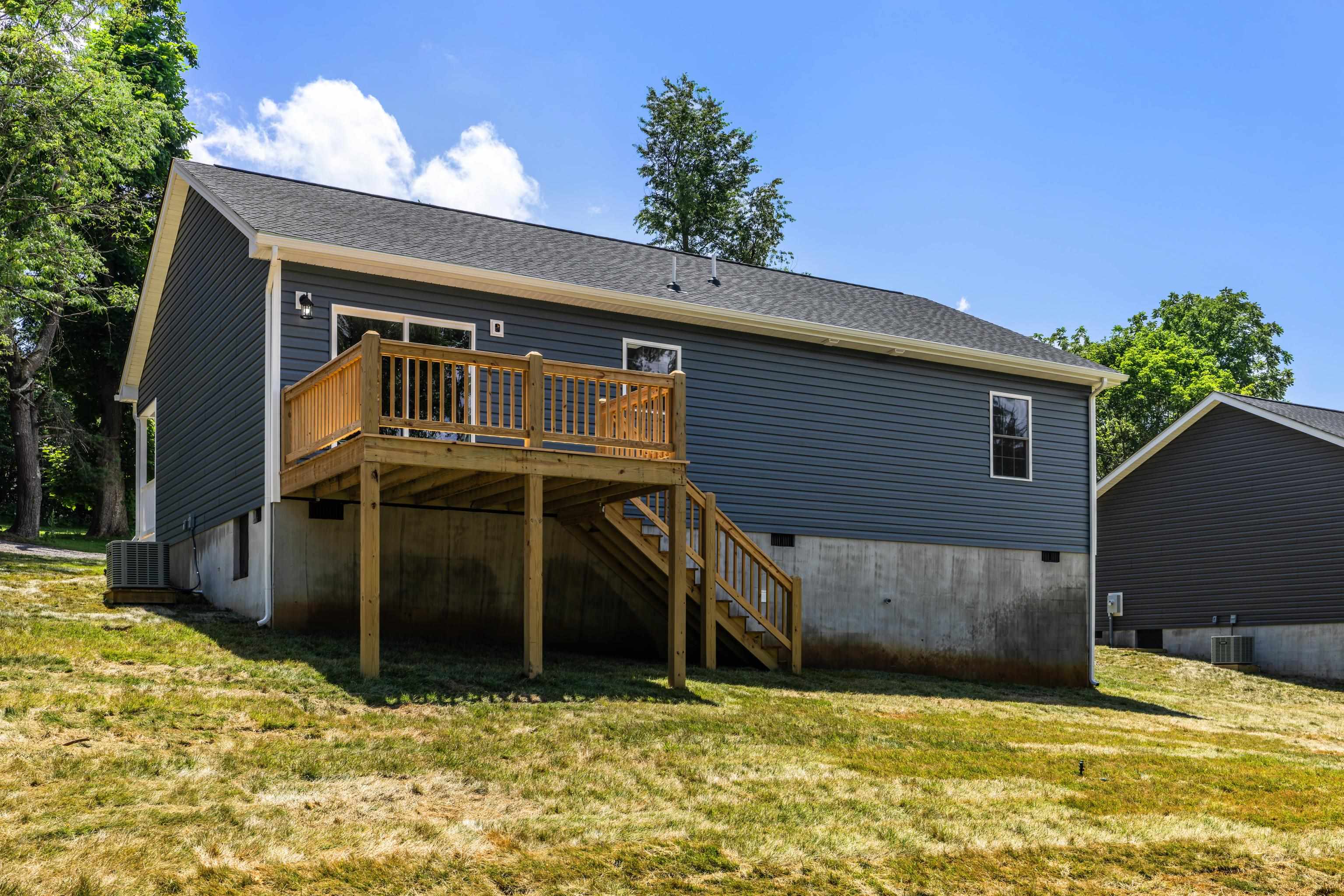 12 MCARTHUR ST, STAUNTON, Virginia 24401, 3 Bedrooms Bedrooms, ,2 BathroomsBathrooms,Residential,12 MCARTHUR ST,667026 MLS # 667026