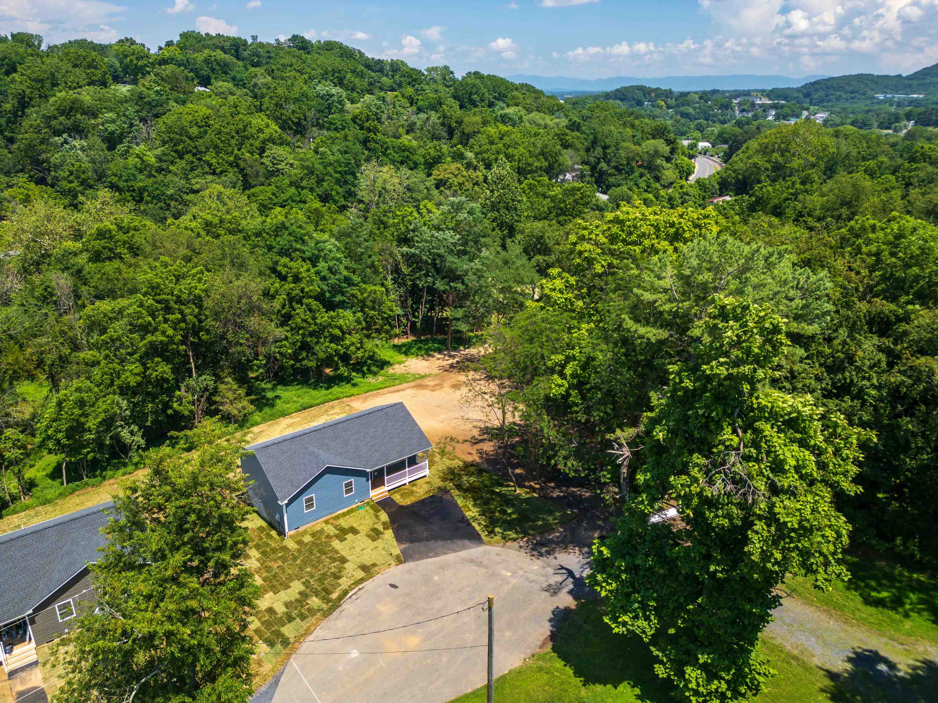 12 MCARTHUR ST, STAUNTON, Virginia 24401, 3 Bedrooms Bedrooms, ,2 BathroomsBathrooms,Residential,12 MCARTHUR ST,667026 MLS # 667026