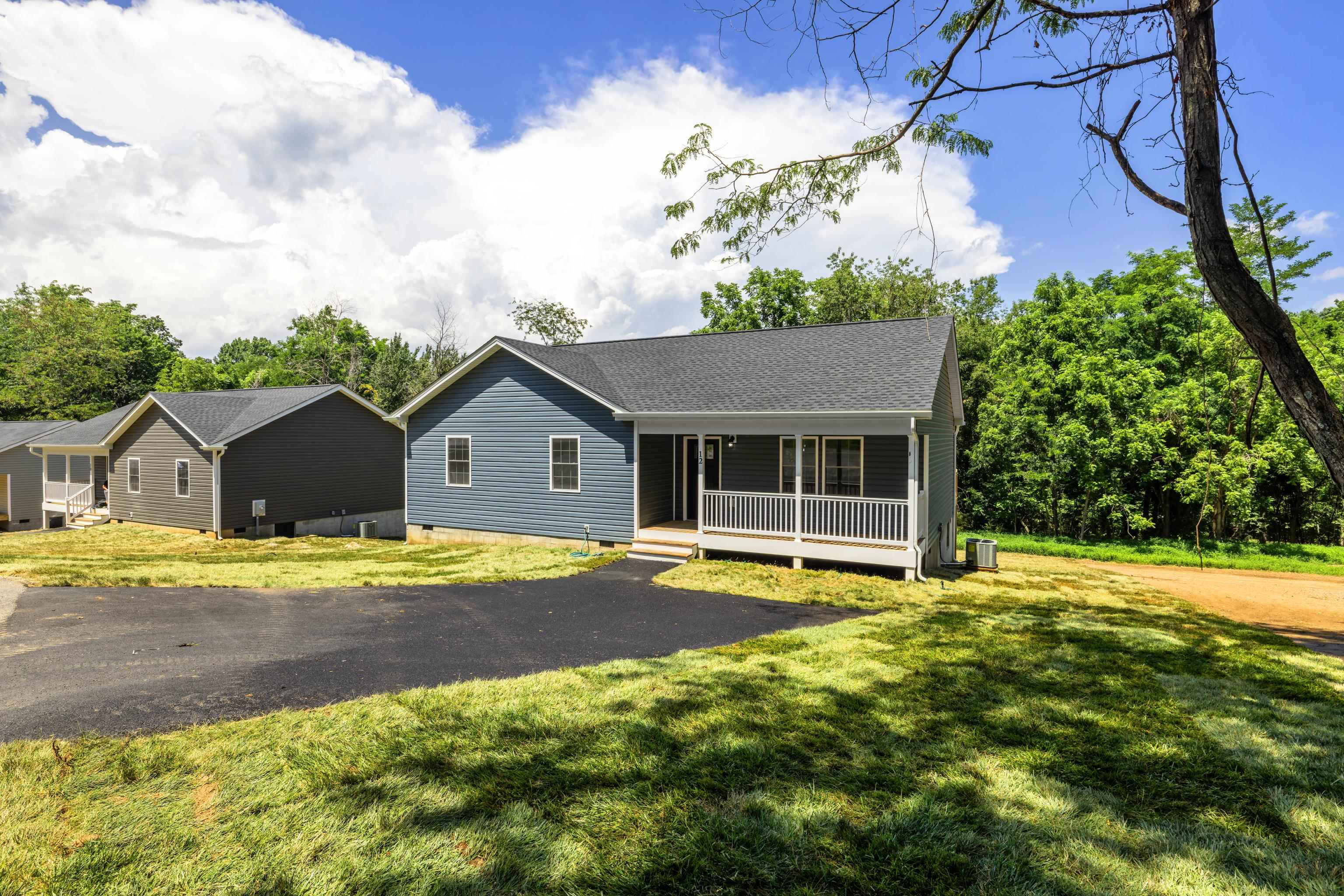 12 MCARTHUR ST, STAUNTON, Virginia 24401, 3 Bedrooms Bedrooms, ,2 BathroomsBathrooms,Residential,12 MCARTHUR ST,667026 MLS # 667026
