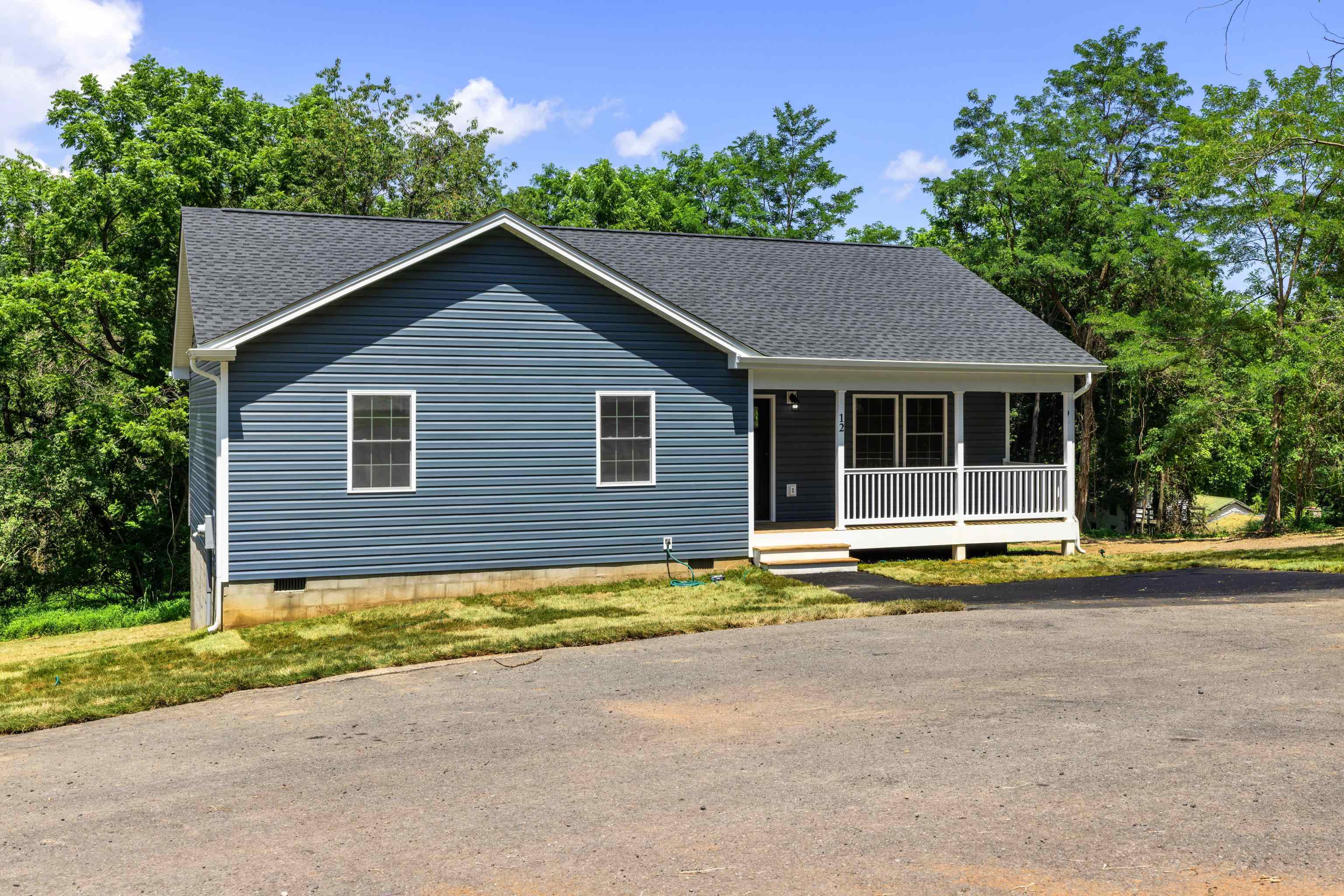 12 MCARTHUR ST, STAUNTON, Virginia 24401, 3 Bedrooms Bedrooms, ,2 BathroomsBathrooms,Residential,12 MCARTHUR ST,667026 MLS # 667026